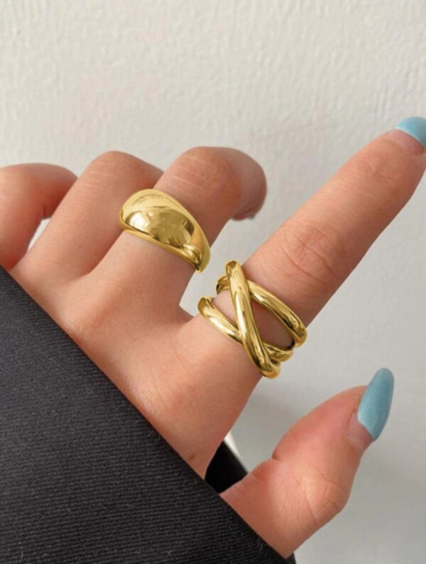 Criss Cross Ring Set