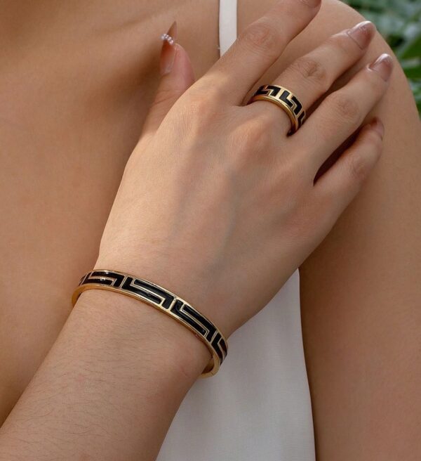 Black Minimalist Bracelet Set