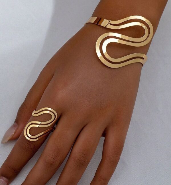 S Shaped Bracelet Set