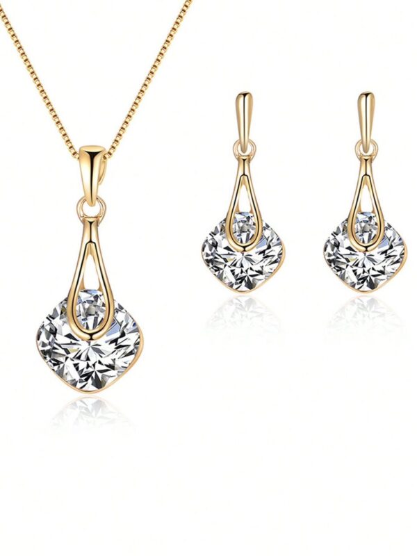Diamond Pendant Necklace Set